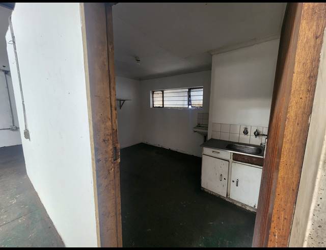 285M² WAREHOUSE TO LET IN WADEVILLE